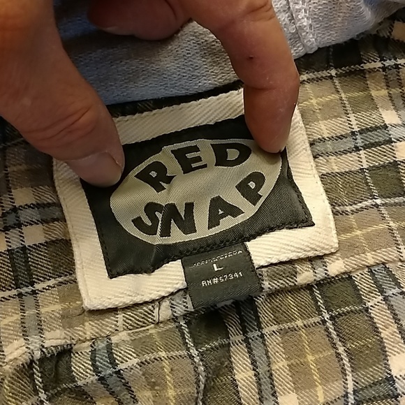 Red Snap hooded flannel button-up shirt - Picture 5 of 6